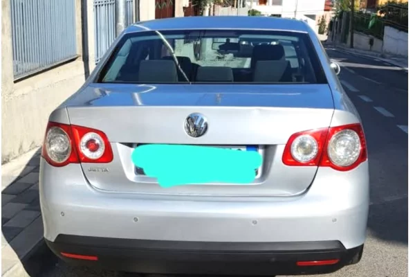 Makina ne shitje ne Tirane - 3,400 Euro