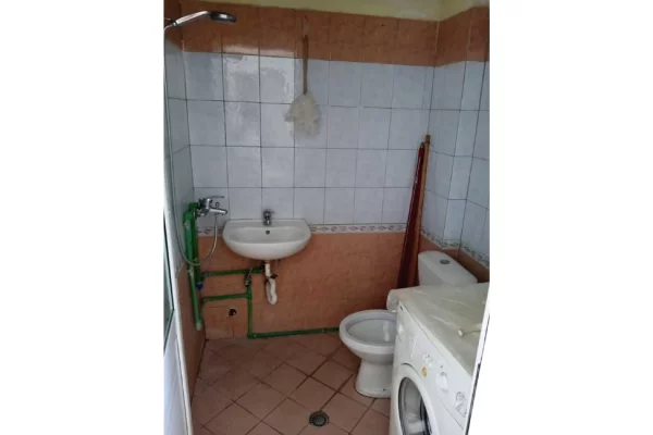 Shtepi me qera 1+1 ne Tirane - 260 Euro