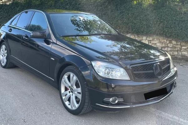 Makina ne shitje ne Tirane - 5,800 Euro