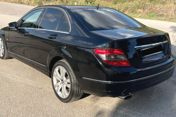 Makina ne shitje ne Tirane - 5,800 Euro