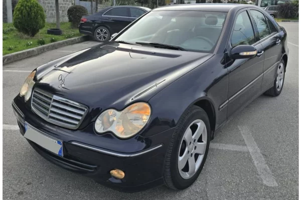 Cars for sale in Tirana - 4,300 Euro