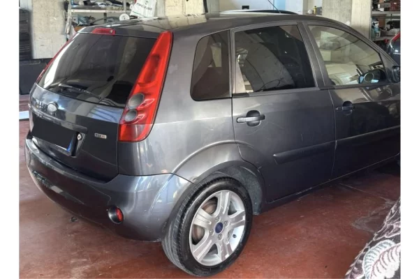 Cars for sale in Tirana - 2,600 Euro