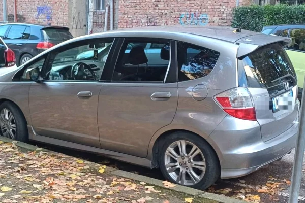 Cars for sale in Tirana - 5,800 Euro