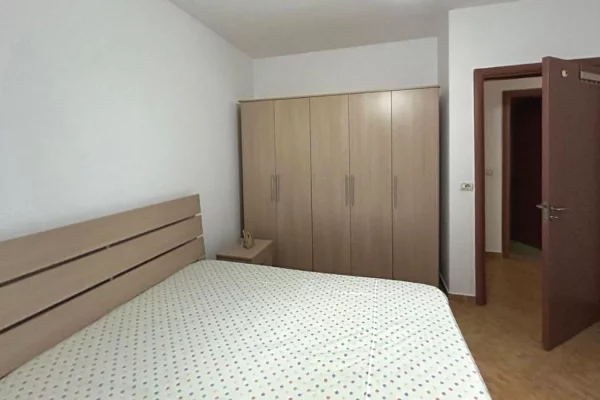 Shtepi me qera 2+1 ne Tirane - 47,000 Leke