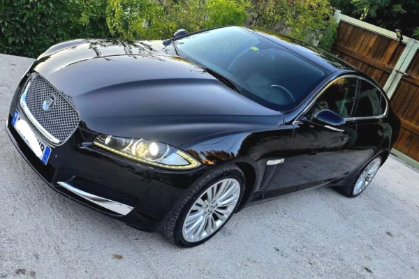 Makina ne shitje ne Tirane - 6,900 Euro