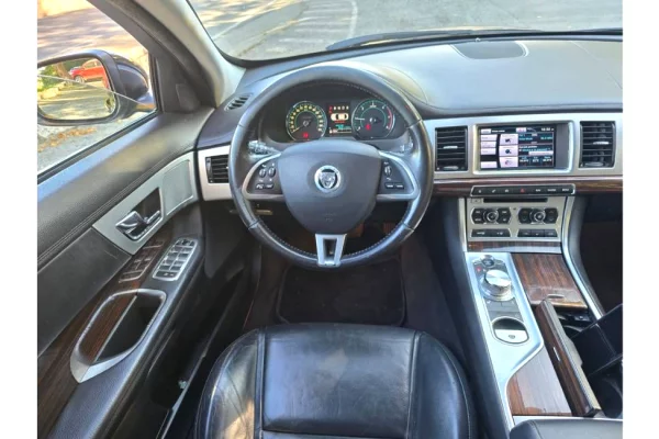 Makina ne shitje ne Tirane - 6,900 Euro