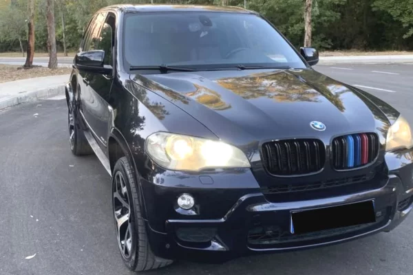 Makina ne shitje ne Tirane - 9,400 Euro