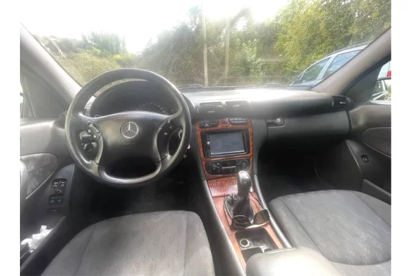 Makina ne shitje ne Tirane - 2,700 Euro