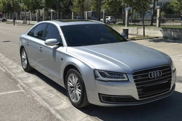 Makina ne shitje ne Tirane - 17,000 Euro