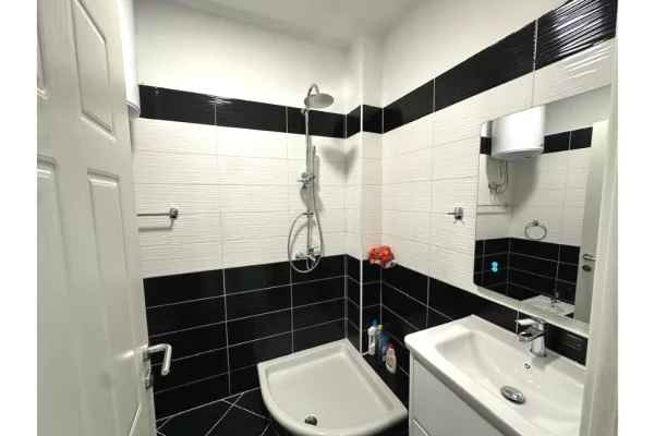 Shtepi me qera Apartament ne Tirane, 2+1, Mobilimi E mobiluar, Pagesa 55,000  Leke.