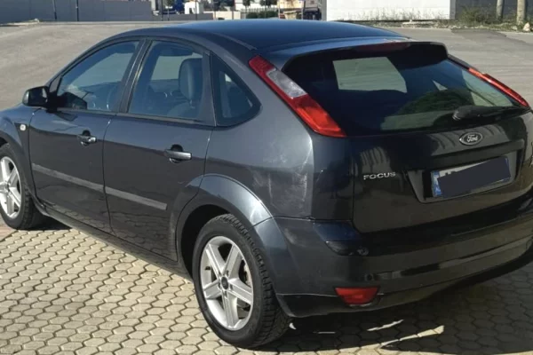 Cars for sale in Tirana - 2,700 Euro
