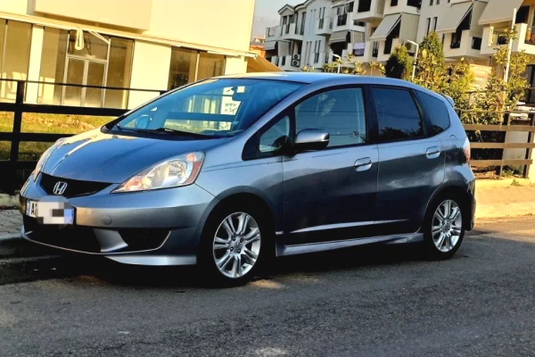 Cars for sale in Tirana - 5,800 Euro