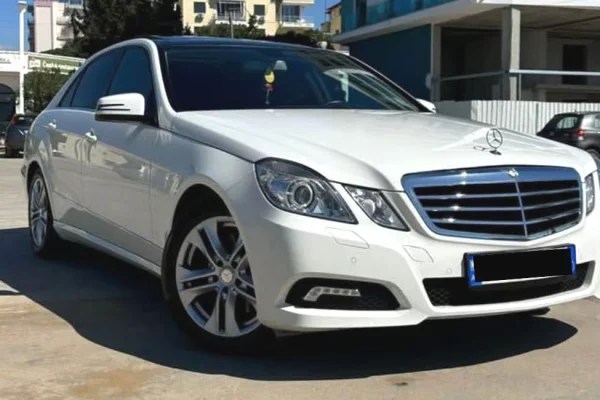 Makina ne shitje ne Tirane - 11,800 Euro