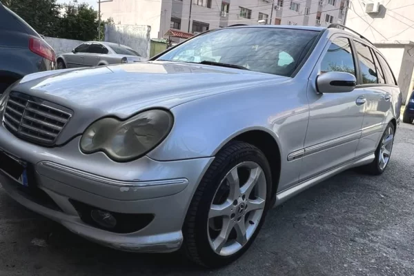 Makina ne shitje ne Tirane - 200 Euro
