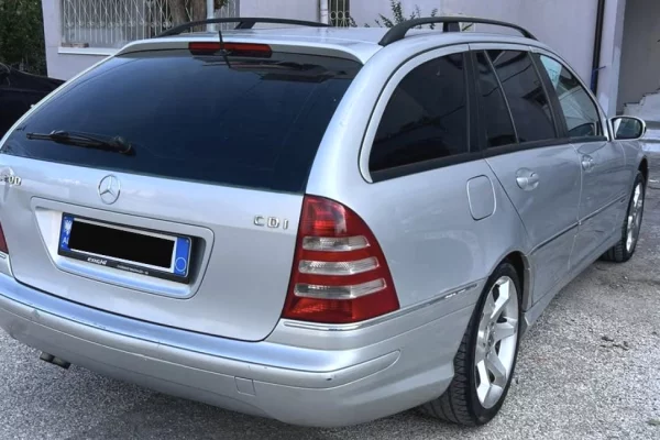 Makina ne shitje ne Tirane - 200 Euro