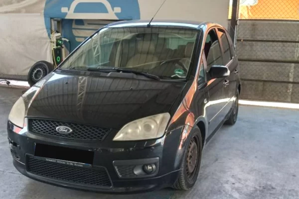 Makina ne shitje ne Tirane - 1,950 Euro