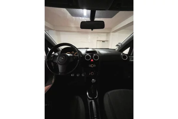 Makina ne shitje ne Tirane - 4,100 Euro