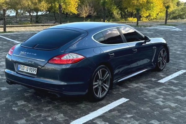 Makina ne shitje ne Tirane - 18,500 Euro