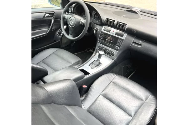 Makina ne shitje ne Tirane - 4,300 Euro