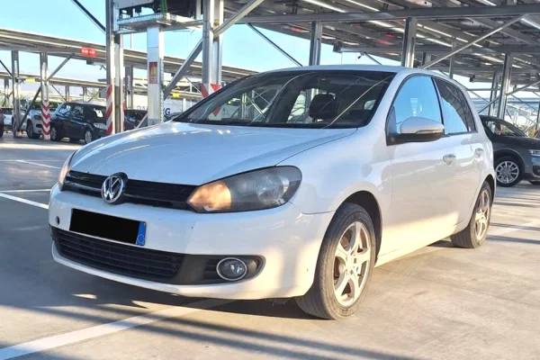 Makina ne shitje ne Tirane - 3,900 Euro