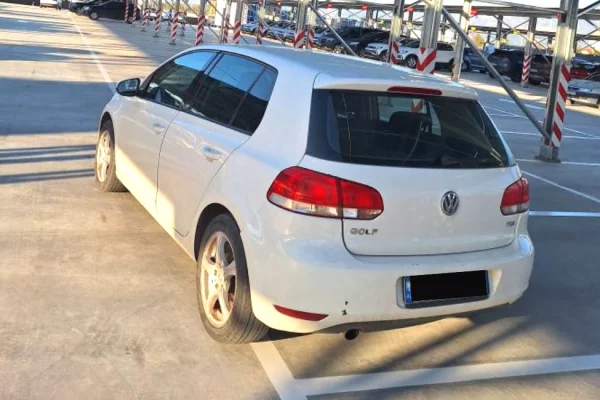 Makina ne shitje ne Tirane - 3,900 Euro