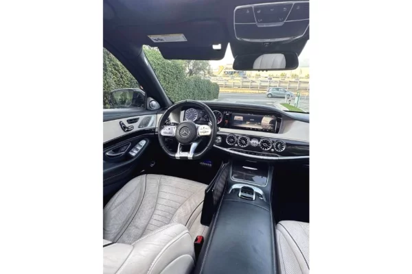 Makina ne shitje ne Tirane - 35,000 Euro