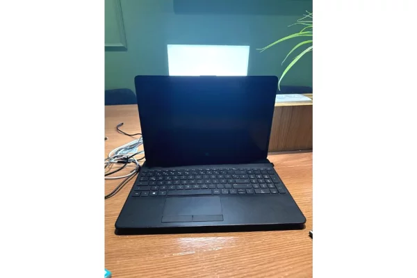 Computer ed elettronica a Tirana - 75,000 Euro