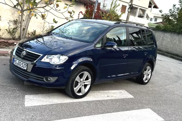 Cars for sale in Tirana - 5,600 Euro