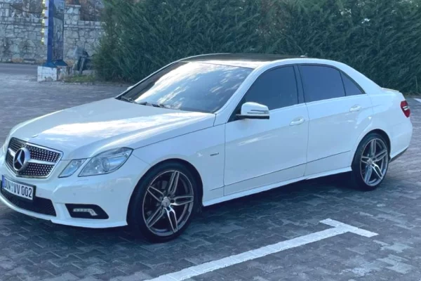 Auto in Vendita a Tirana - 9,500 Euro
