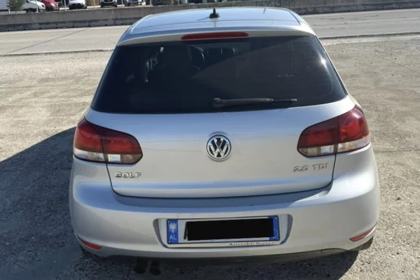 Auto in Vendita a Tirana - 6,800 Euro