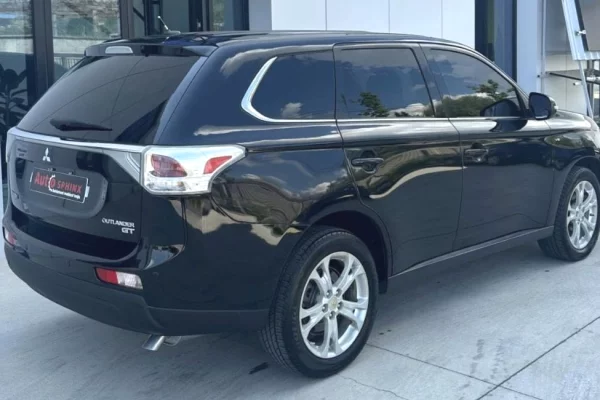 Auto in Vendita a Tirana - 11,500 Euro