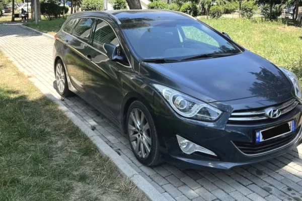 Cars for sale in Tirana - 6,300 Euro