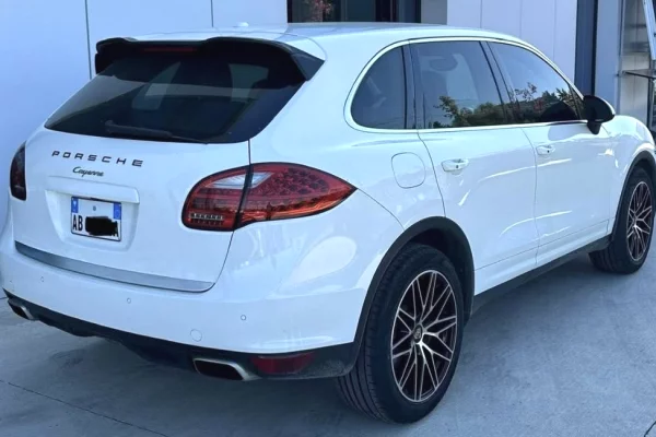 Cars for sale in Tirana - 13,900 Euro