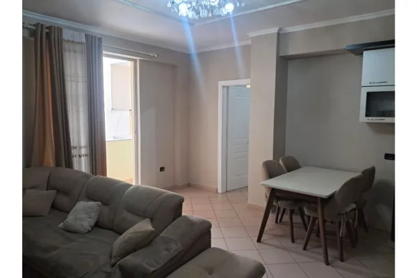 Shtepi me qera 2+1 ne Tirane - 70,000 Leke
