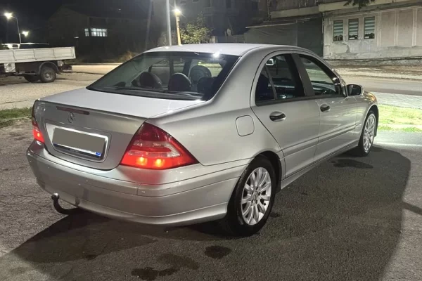 Cars for sale in Tirana - 4,000 Euro