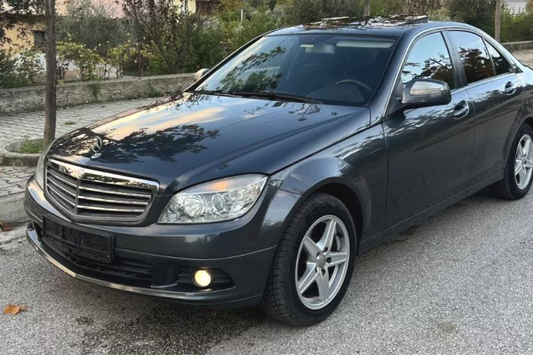 Cars for sale in Tirana - 4,800 Euro