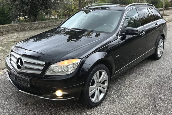 Auto in Vendita  a Tirana - 5,000 Euro