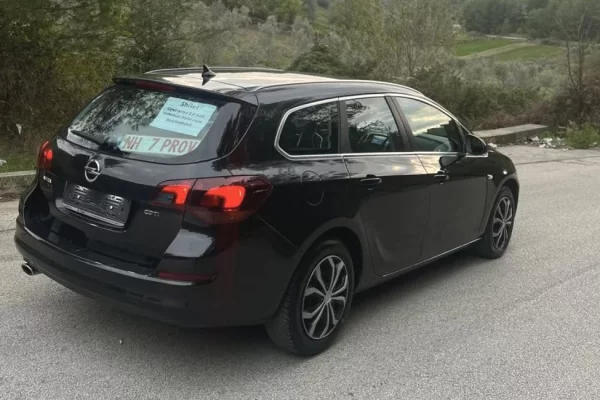 Cars for sale in Tirana - 4,800 Euro