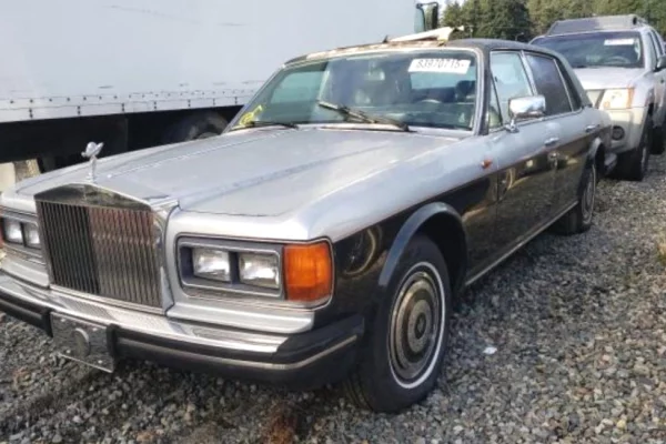 Cars for sale in Tirana - 13,900 Euro