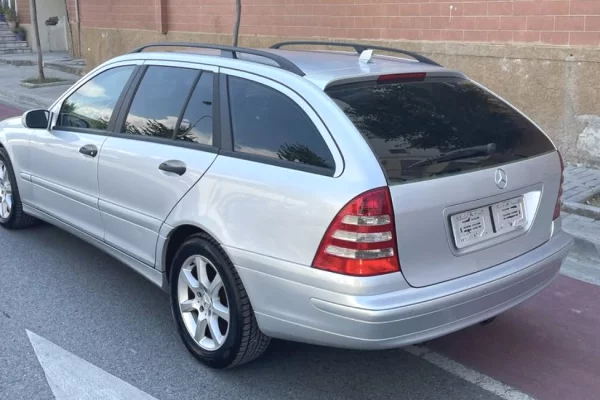 Auto in Vendita  a Tirana - 3,900 Euro