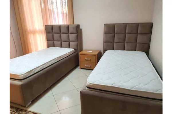 Shtepi me qera Apartament ne Tirane, 2+1, Mobilimi E mobiluar, Pagesa 700  Euro.