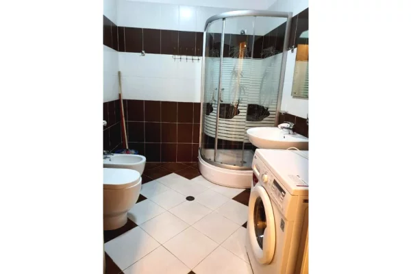 Shtepi me qera Apartament ne Tirane, 2+1, Mobilimi E mobiluar, Pagesa 700  Euro.