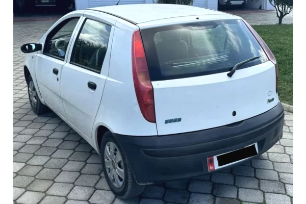 Auto in Vendita  a Tirana - 1,400 Euro