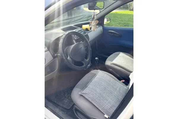 Auto in Vendita  a Tirana - 1,400 Euro