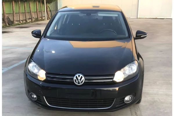 Makina ne shitje ne Tirane - 6,900 Euro