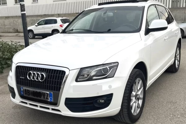 Makina ne shitje  ne Tirane - 12,200 Euro