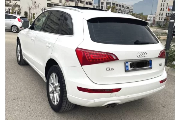 Makina ne shitje  ne Tirane - 12,200 Euro