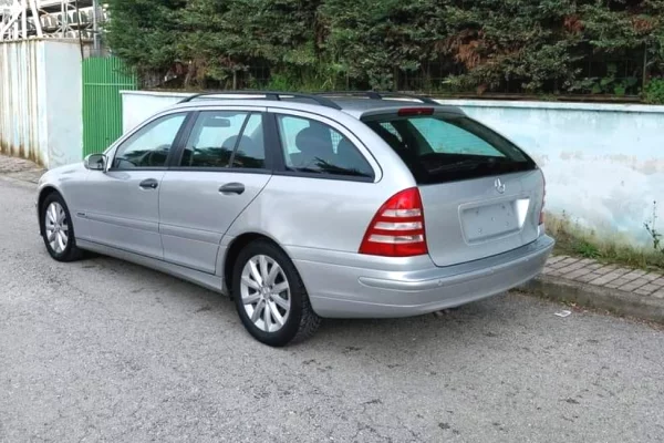 Auto in Vendita  a Tirana - 3,700 Euro