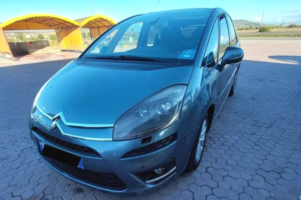 Auto in Vendita  a Tirana - 2,800 Euro