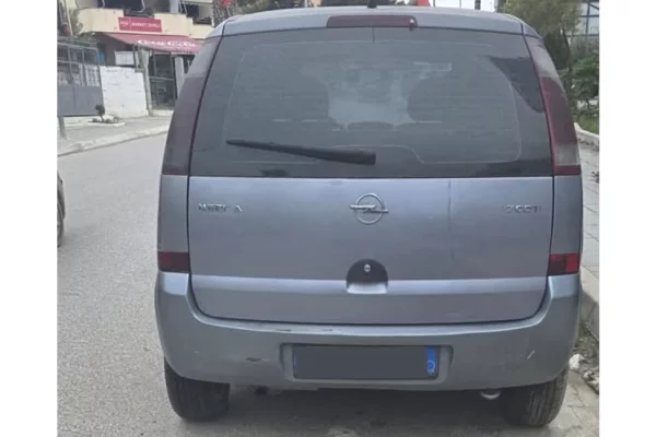 Makina ne shitje ne Tirane - 1,500 Euro
